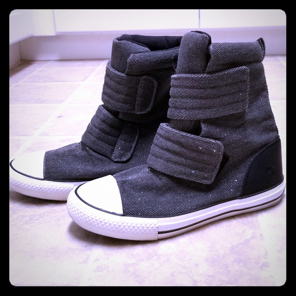 Arnold Palmer Shoes - Arnold Palmer gray glitter women boots